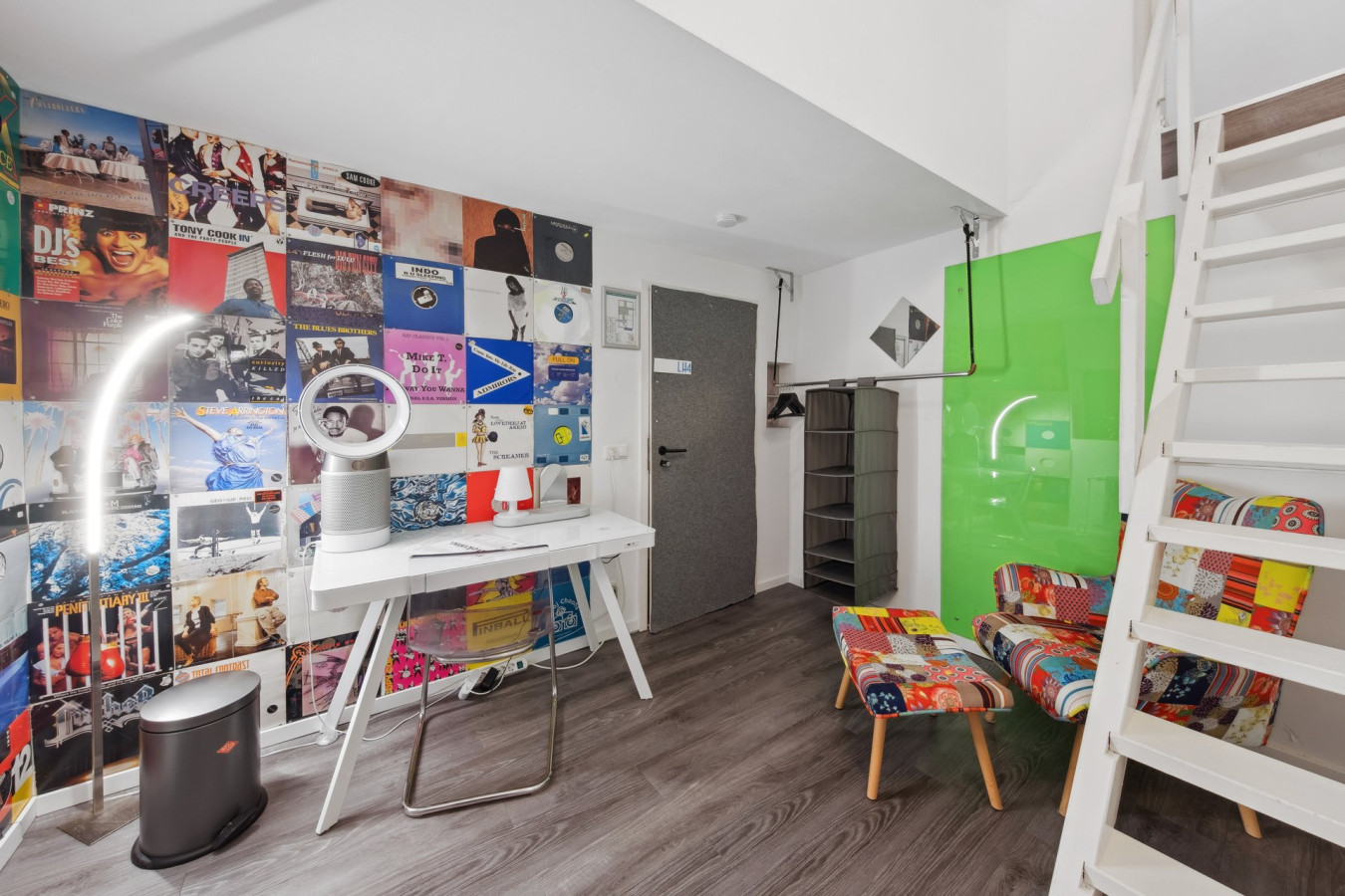The Room.44 - Mezzanine Loft with Shared Bathroom — photo 26 of 40