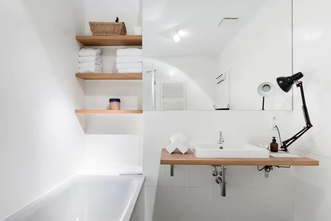Luxury 2 Bedroom apartment in the heart of Mitte — photo 33 of 40