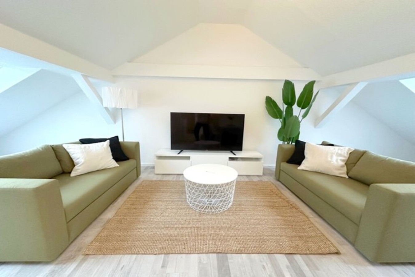 Cozy & Spacious Apartment Near Berlin – Ideal for Work & Leisure! — photo 10 of 18