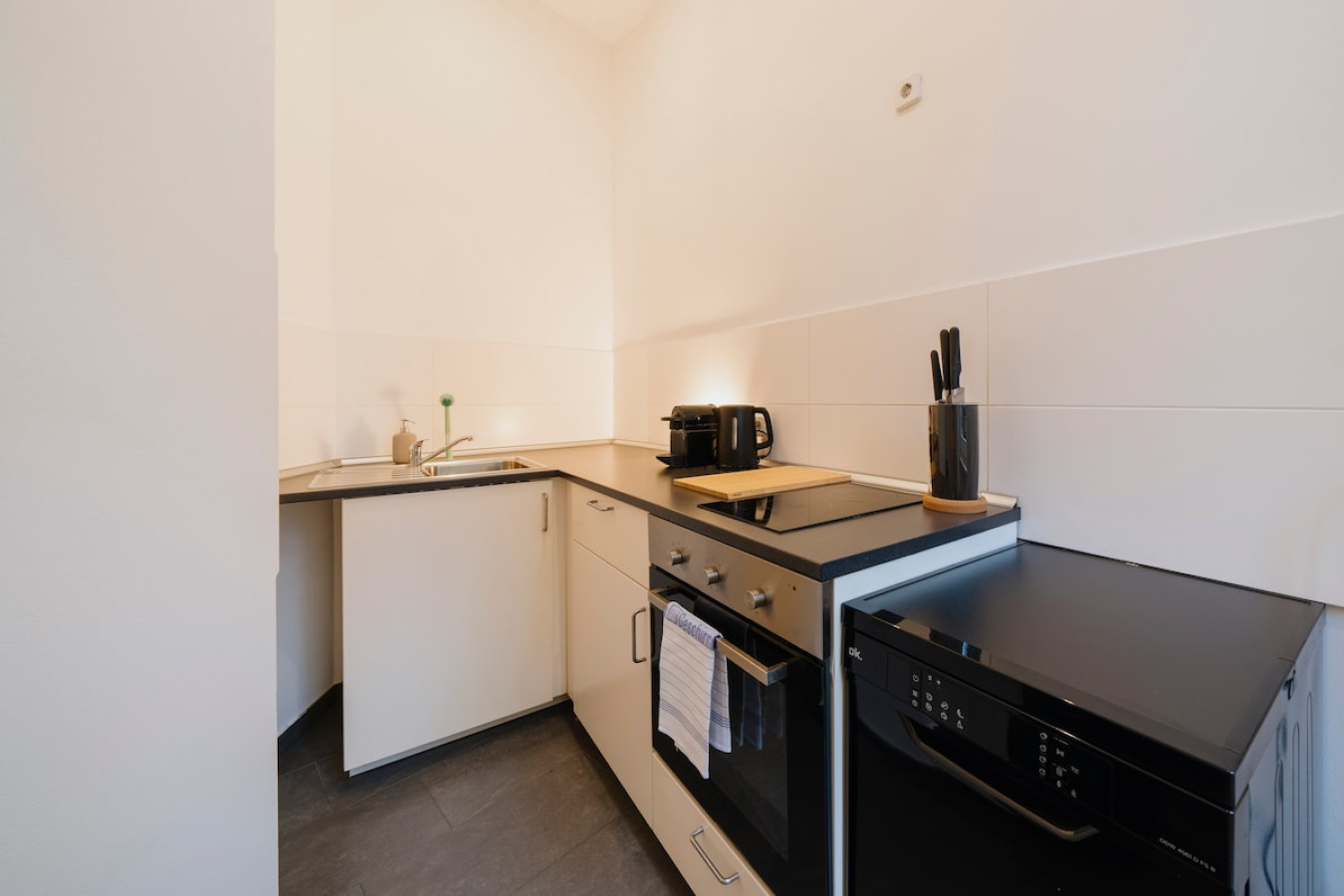 Spacious 2 Bedroom in the Heart of Friedrichshain — photo 23 of 37