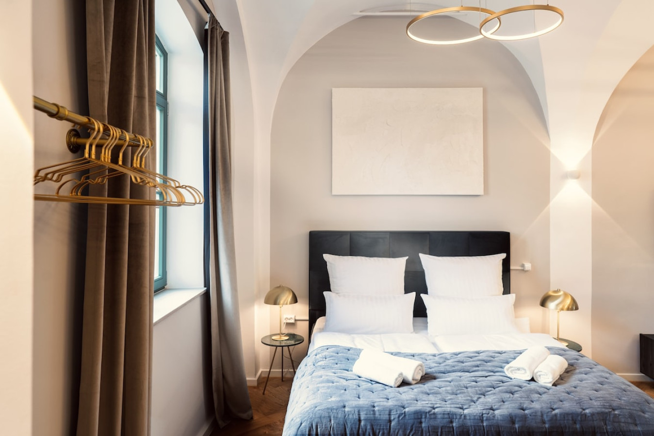 NEW LUXUS Suite I TWO Kingbeds I Center — photo 27 of 40
