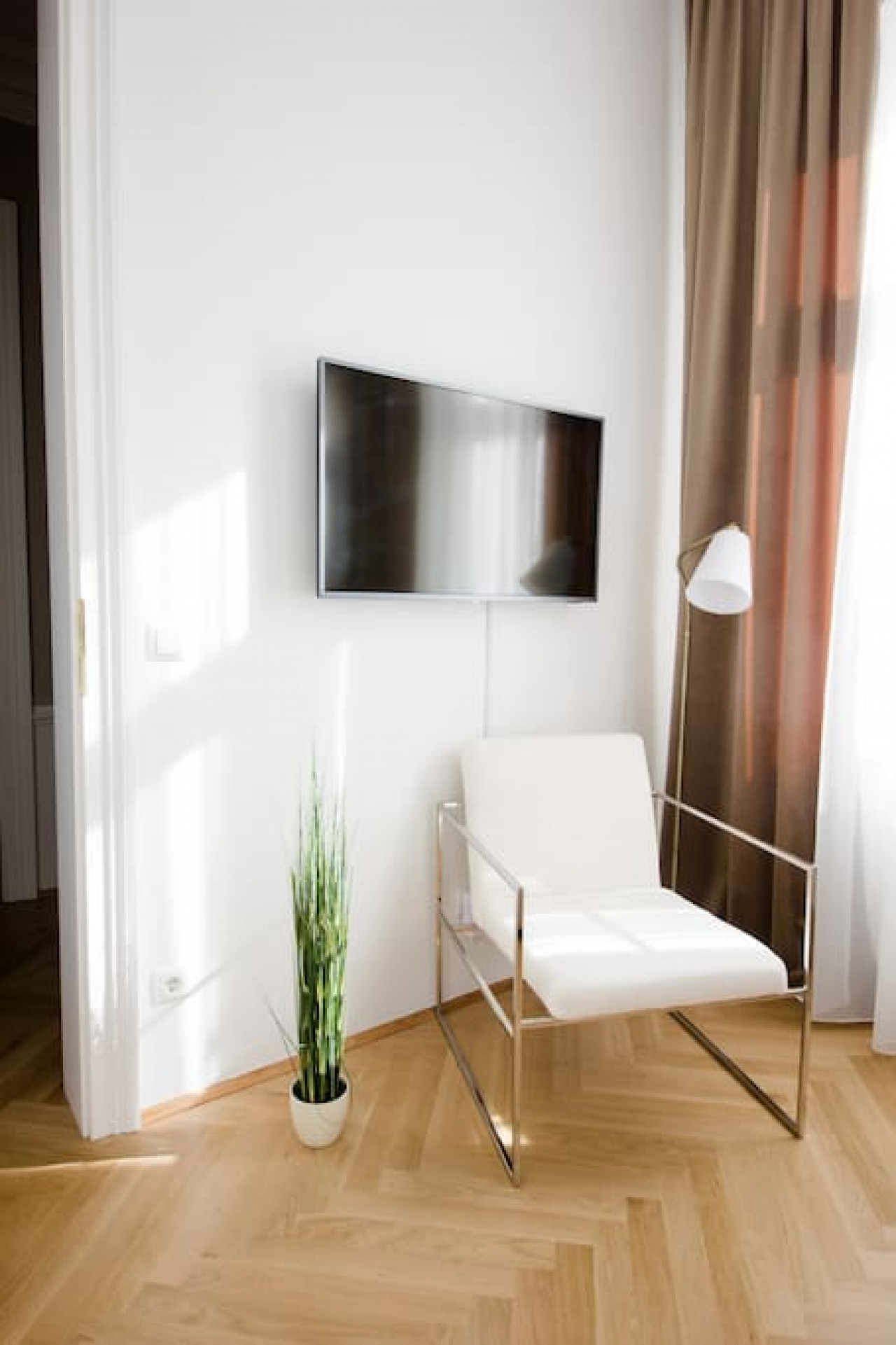 Two-Bedroom Apartment with Balcony - Mai's apartments - Urania — photo 34 of 40